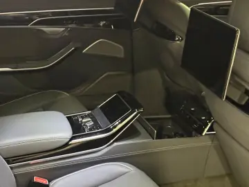 AUDI A8 60 TFSI e L quattro Pano Kühlschrank TV Voll