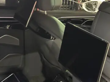 AUDI A8 60 TFSI e L quattro Pano Kühlschrank TV Voll