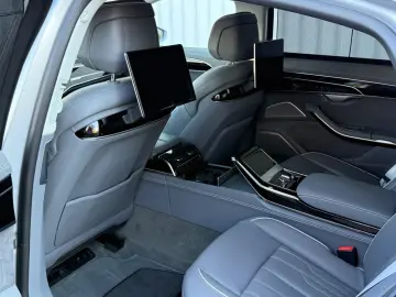 AUDI A8 60 TFSI e L quattro Pano Kühlschrank TV Voll