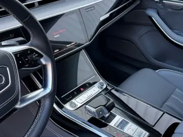 AUDI A8 60 TFSI e L quattro Pano Kühlschrank TV Voll