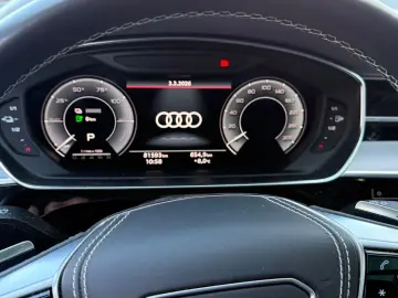AUDI A8 60 TFSI e L quattro Pano Kühlschrank TV Voll