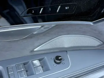 AUDI A8 60 TFSI e L quattro Pano Kühlschrank TV Voll