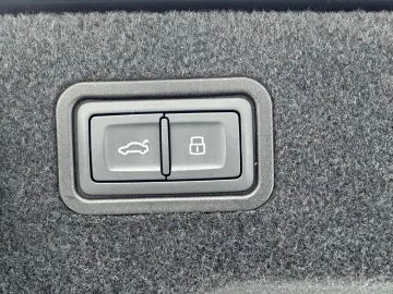 AUDI A8 50 TDI LANG NP 149¤ ALLRADLENKUNG S.PAKET B&O