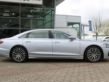 AUDI A8L 60 TFSI e Lang  Digital Matrix Pano B&O