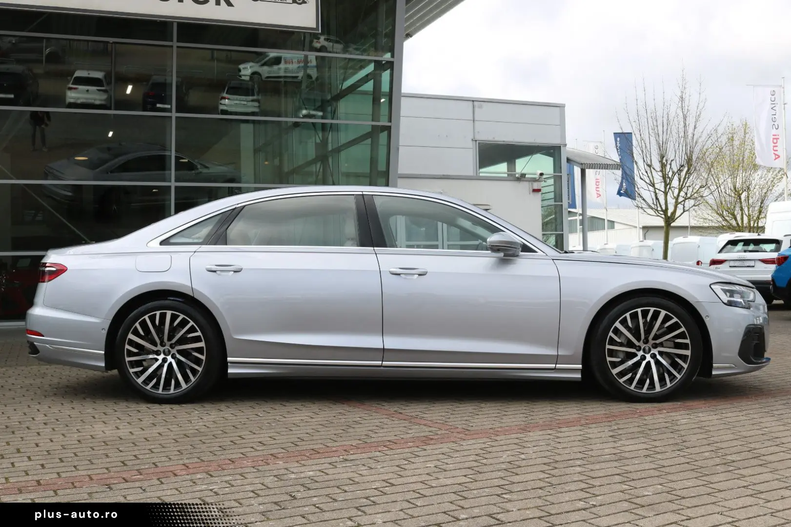 AUDI A8L 60 TFSI e Lang  Digital Matrix Pano B&O