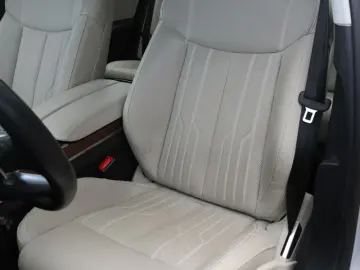 AUDI A8L 60 TFSI e Lang  Digital Matrix Pano B&O