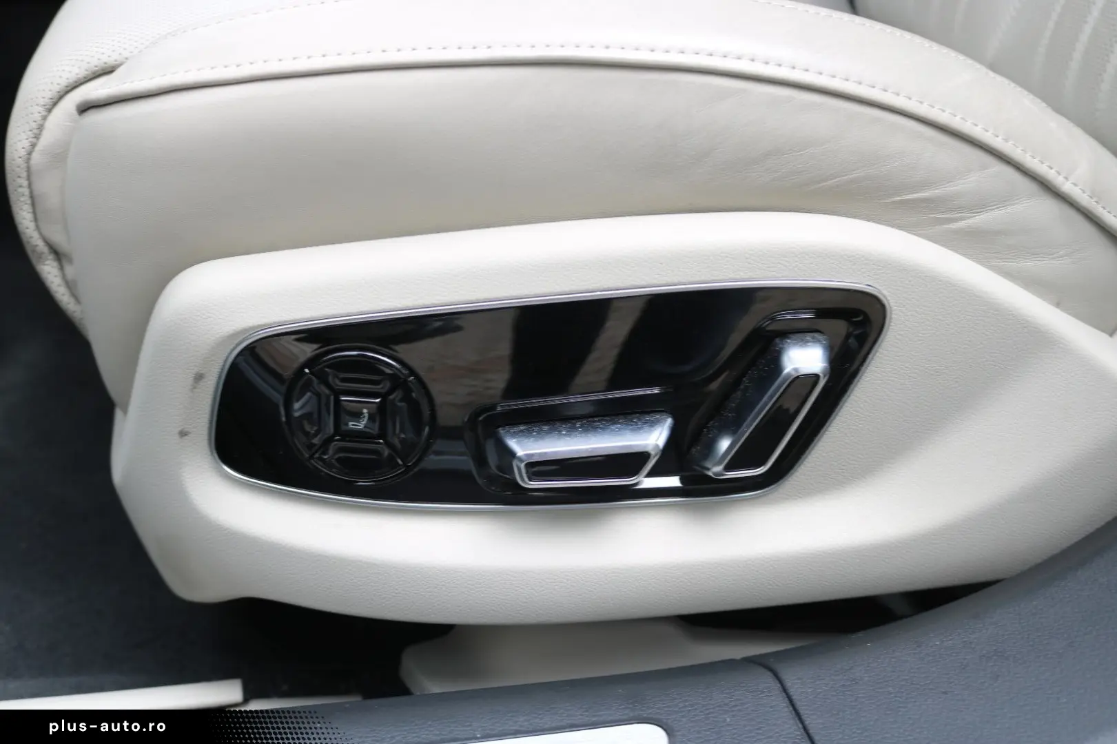 AUDI A8L 60 TFSI e Lang  Digital Matrix Pano B&O