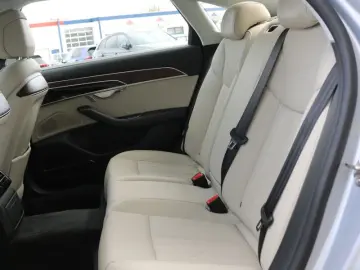 AUDI A8L 60 TFSI e Lang  Digital Matrix Pano B&O