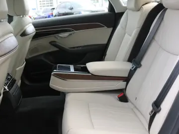 AUDI A8L 60 TFSI e Lang  Digital Matrix Pano B&O