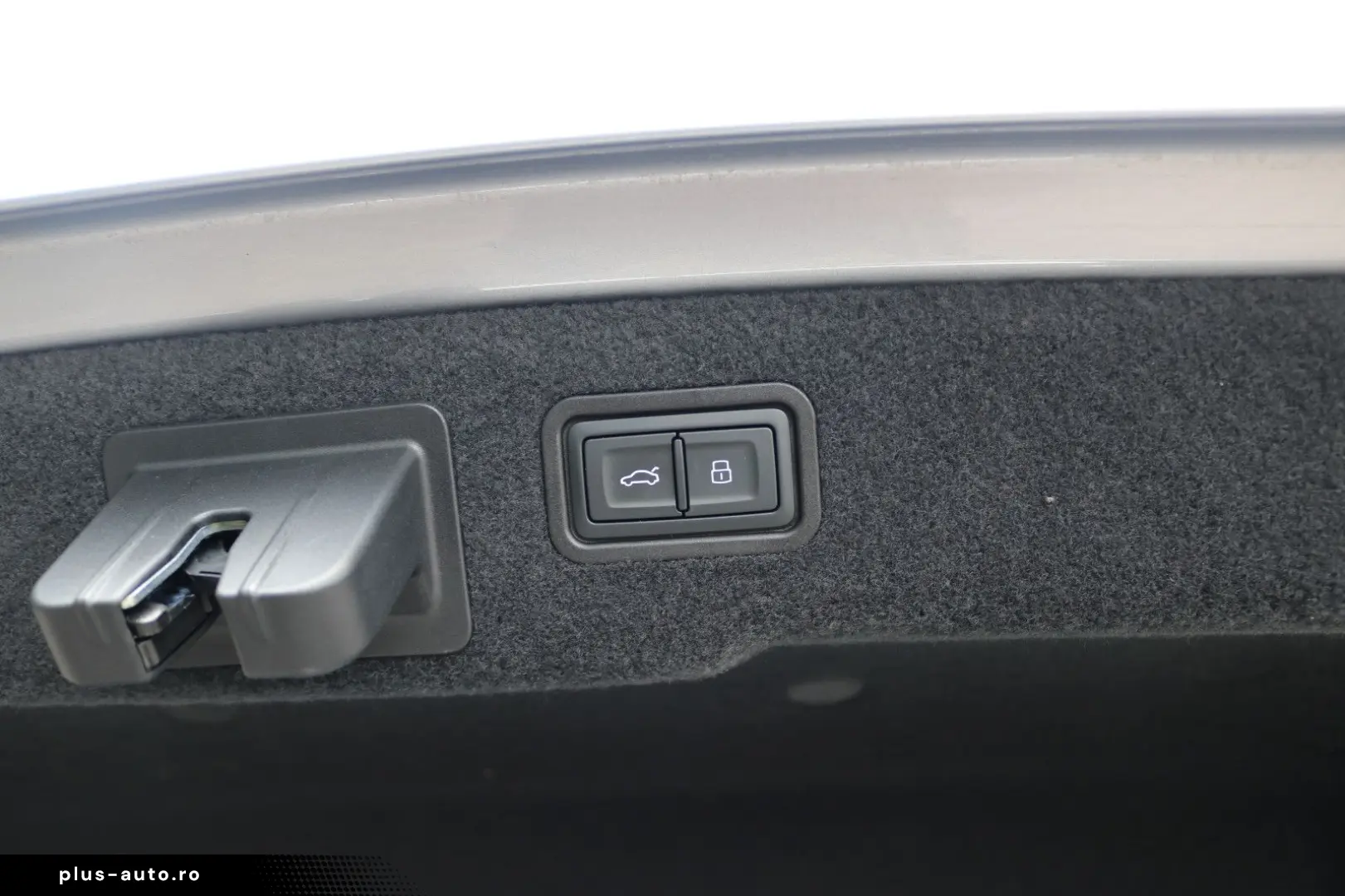 AUDI A8L 60 TFSI e Lang  Digital Matrix Pano B&O