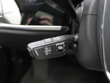 AUDI A8L 60 TFSI e Lang  Digital Matrix Pano B&O