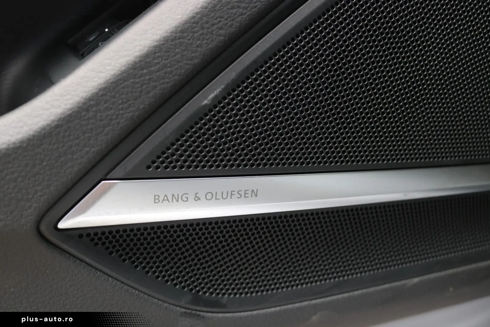 AUDI A8L 60 TFSI e Lang  Digital Matrix Pano B&O