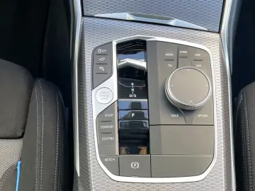 BMW 320d xDrive Lim M Sport LCPro.HuD AHK ACC