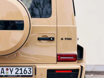 MERCEDES-BENZ BRABUS G700