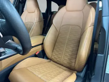 AUDI RS6 Avant qu tiptro 360  B&O HuD Pano Sthz