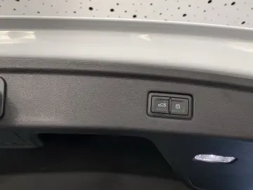 AUDI S5 Sportback (NAVI.PDC.Head-Up.AHK.Matrix-LED.SH