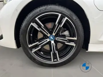 BMW 330 e xDrive Limousine M Sportpaket