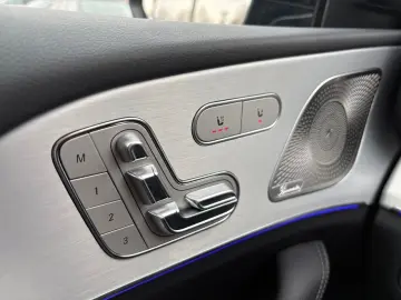 MERCEDES-BENZ GLE 350 de 4M AMG Night Pano AHK Distronic 360