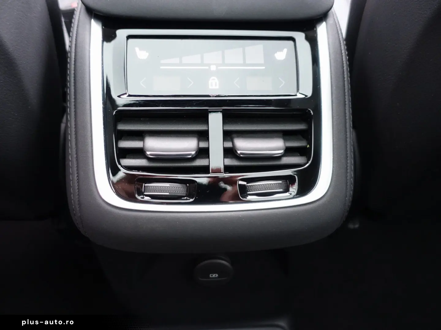 VOLVO XC90 Plus Bright T8 AWD Plug-in hybrid PANO HUD