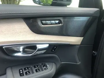 VOLVO XC90 T8 Recharge AWD Plus Bright Automatik