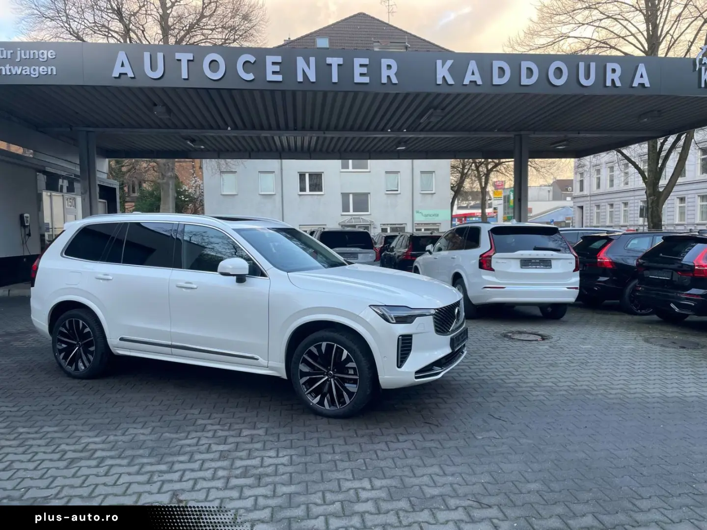 VOLVO XC90 T8 Plus Bright Head-Up PANO 360  STHZ H&K