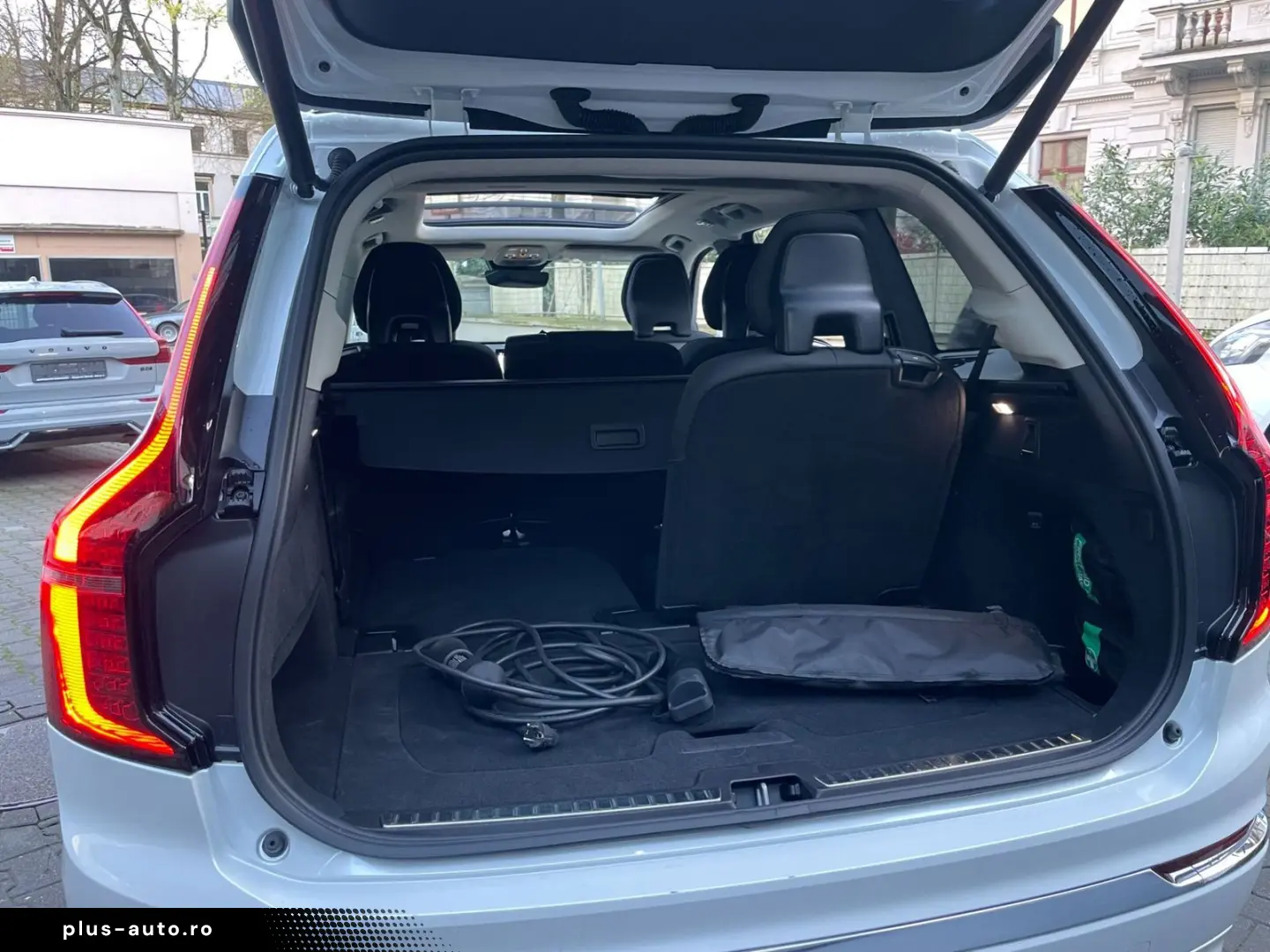 VOLVO XC90 T8 Plus Bright Head-Up PANO 360  STHZ H&K