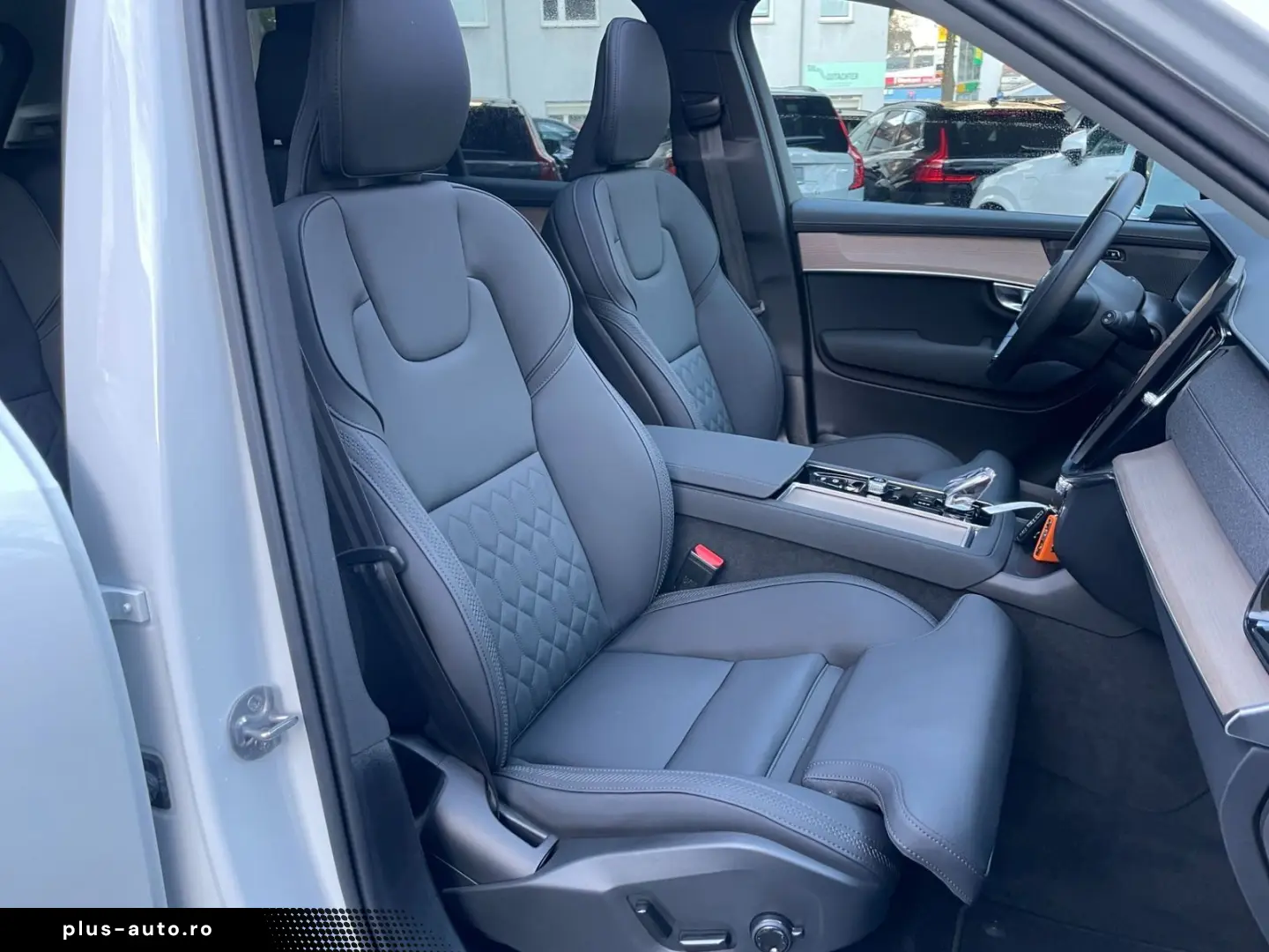 VOLVO XC90 T8 Plus Bright Head-Up PANO 360  STHZ H&K