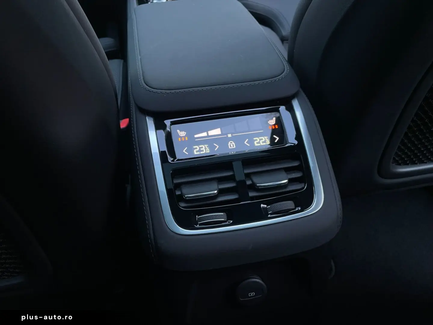 VOLVO XC90 T8 Plus Bright Head-Up PANO 360  STHZ H&K