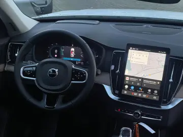 VOLVO XC90 T8 Plus Bright Head-Up PANO 360  STHZ H&K