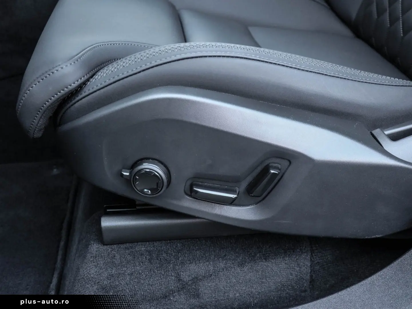 VOLVO XC90 T8 AWD Plus Dark NP 95.740 -  PANO 360  HK