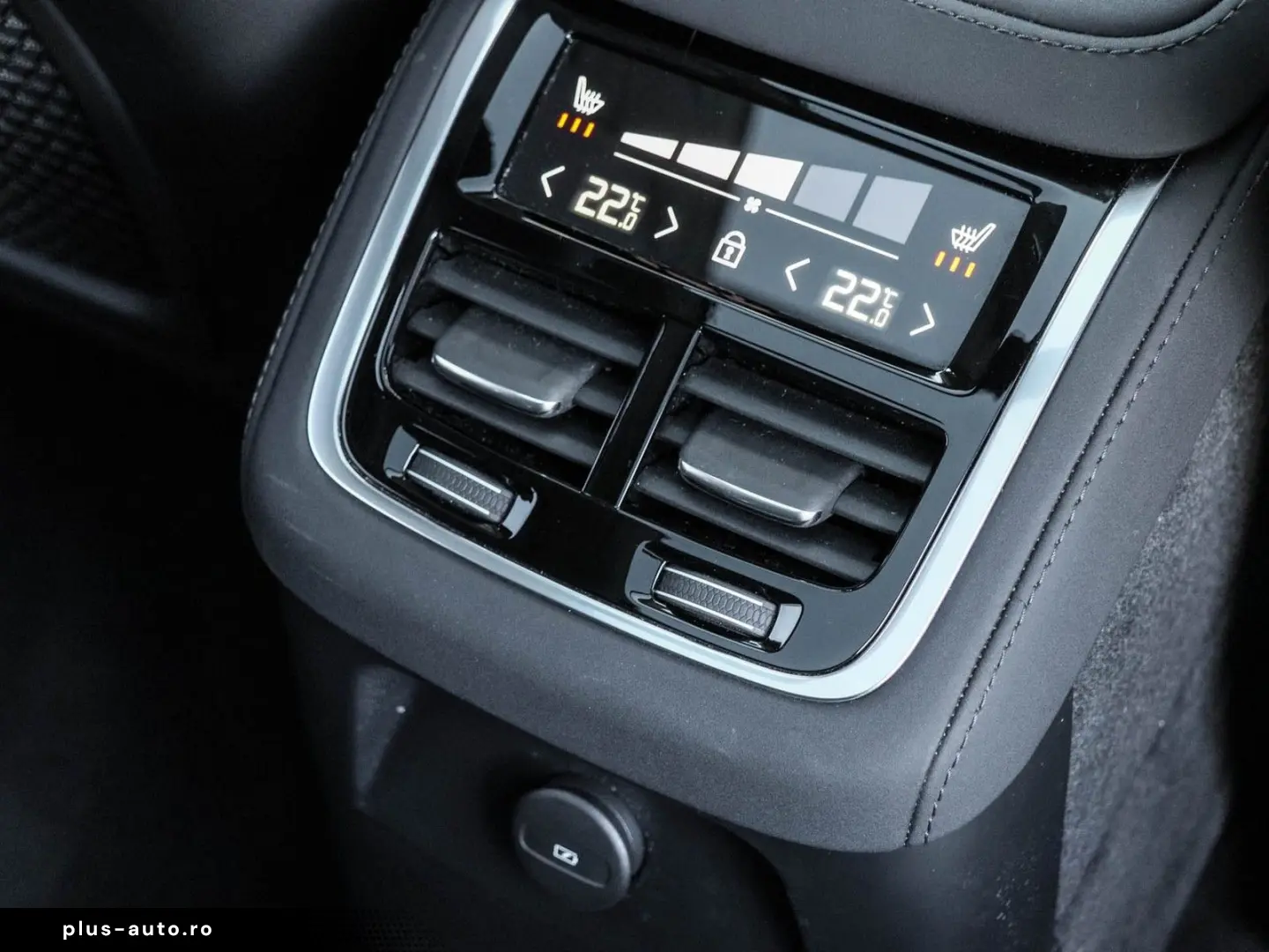 VOLVO XC90 T8 AWD Plus Dark NP 95.740 -  PANO 360  HK