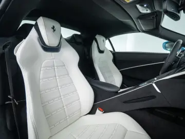 FERRARI Roma Spider FERRARI SINGEN