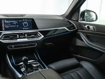 BMW X5 xDrive45e 360 Pano HuD CarPlay 22' Stoelvw. A
