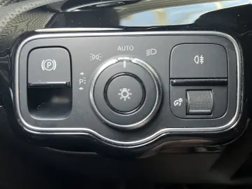 MERCEDES-BENZ A A 200