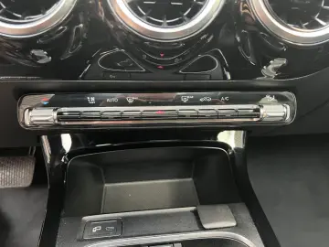 MERCEDES-BENZ A A 200