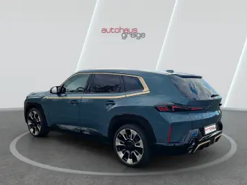 BMW XM Bowers & Wilkins Soft-Close 23  360