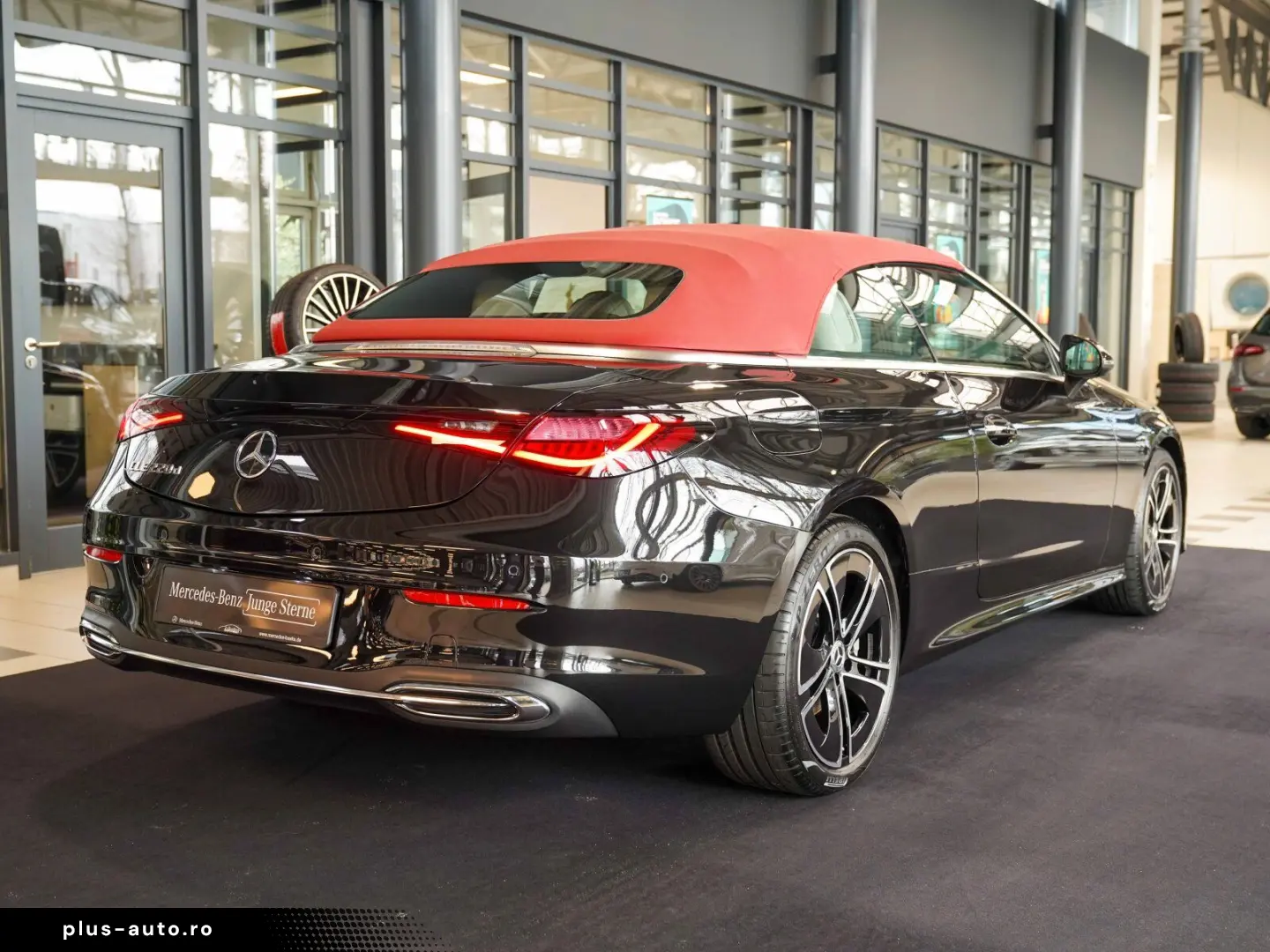 MERCEDES-BENZ CLE 220 d Cabrio macchiato rotes Verde&hellip;