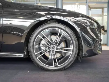 MERCEDES-BENZ CLE 220 d Cabrio macchiato rotes Verde&hellip;