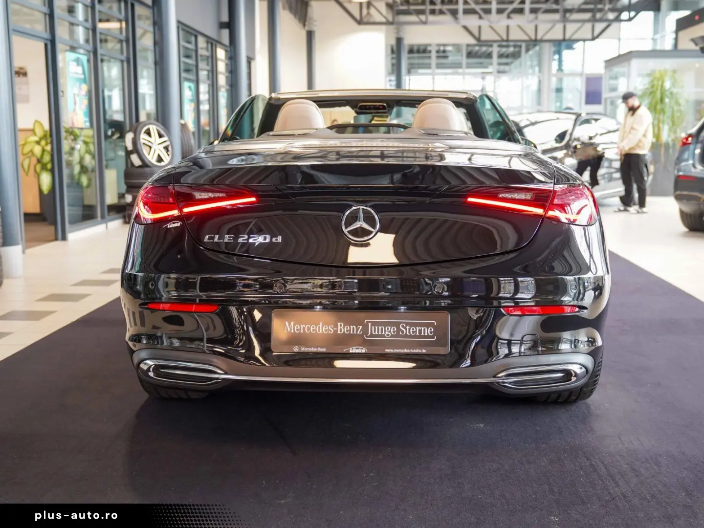 MERCEDES-BENZ CLE 220 d Cabrio macchiato rotes Verde&hellip;