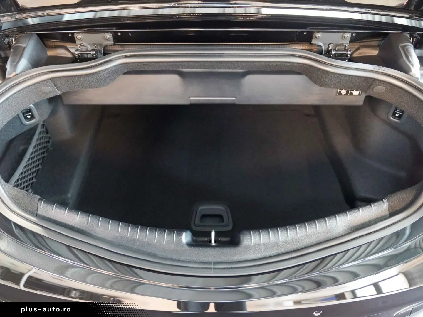 MERCEDES-BENZ CLE 220 d Cabrio macchiato rotes Verde&hellip;