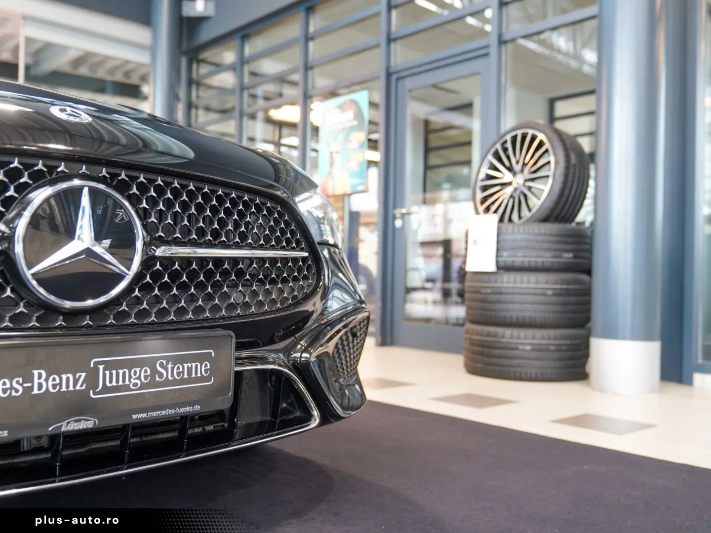 MERCEDES-BENZ CLE 220 d Cabrio macchiato rotes Verde&hellip;