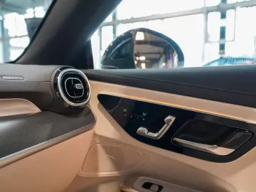 MERCEDES-BENZ CLE 220 d Cabrio macchiato rotes Verde&hellip;