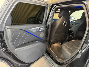 BMW XM  Massage Drv.-Ass. AHK 23 Zoll H&K Softclose