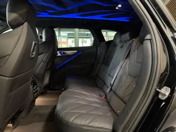 BMW XM  Massage Drv.-Ass. AHK 23 Zoll H&K Softclose