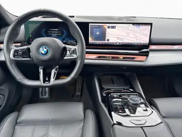 BMW 550e xDrive M Sport Pano AHK H K DAPro PaPro Mem