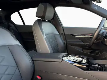 BMW 550e xDrive M Sport Pro DA PA-Prof B&W Pano 21