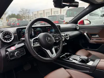 MERCEDES-BENZ A 180 Edition