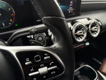 MERCEDES-BENZ A 180 Edition