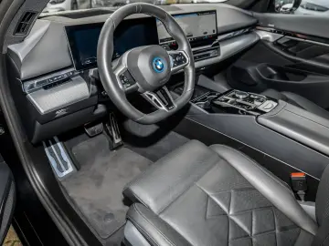 BMW 550e xDrive M Sport Pro Pano H K DA Prof