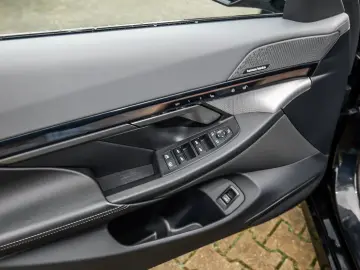 BMW 550e xDrive M Sport Pro Pano H K DA Prof